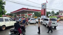 Antrean Mengular di SPBU Kuansing, Polisi Turun Tangan Atur Lalu Lintas