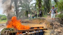 Tindak Lanjut Laporan Warga, Polsek Singingi Musnahkan Rakit PETI di Simpang Sambung