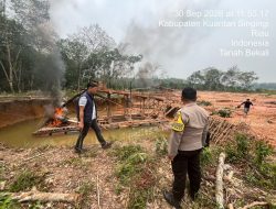 Respons Pemberitaan Online, Polsek Pangean Musnahkan Rakit PETI di Pulau Deras