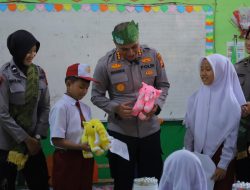 Polresta Pekanbaru Gelar Green Policing di SD 68, Ajak Siswa Jaga Lingkungan