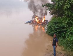 PETI Setingkai di Aliran Sungai Kuantan Ditertibkan, 4 Rakit Dimusnahkan Polsek Benai