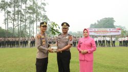 Upacara Korp Raport di Mapolres Kuansing, Satu Personel Dapat Kenaikan Pangkat Pengabdian Jadi Kompol