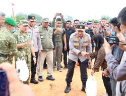 Kolaborasi Lintas Sektor, Komjen Herry Heryawan dan Pangdam XIX Tanam Sejuta Pohon Wujudkan Riau Asri