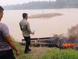 Berantas Tambang Ilegal, Polsek Benai Musnahkan Rakit Peti di Tanjung Simandolak
