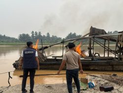 Polsek Pangean Musnahkan Dua Rakit PETI di Sungai Kuantan, Tindak Lanjut Aduan Warga