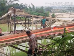 4 Rakit Dompeng di Pulau Komang Sentajo Dimusnahkan Polsek Kuantan Tengah