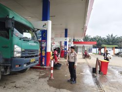 Polsek Bangko Pusako Patroli SPBU KM 4 Balam, Pastikan Stok BBM Aman